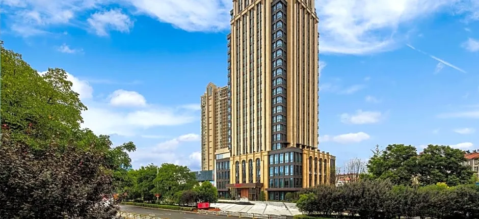 Ramada Plaza by Wyndham Wuhan Huangpi