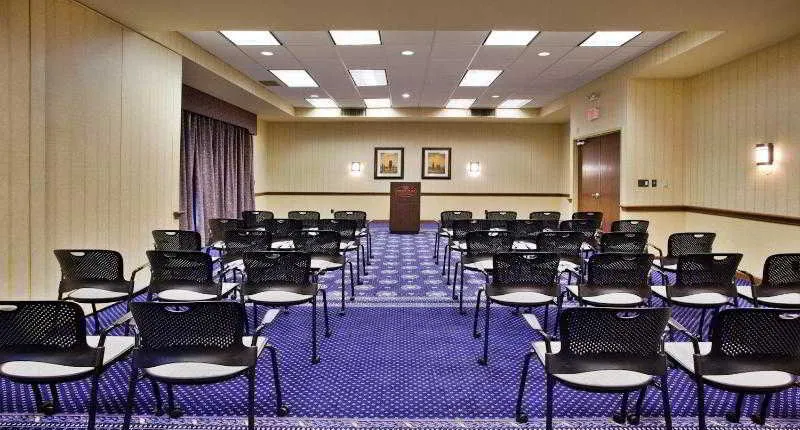 CROWNE PLAZA GRAND RAPIDS AIRPORT