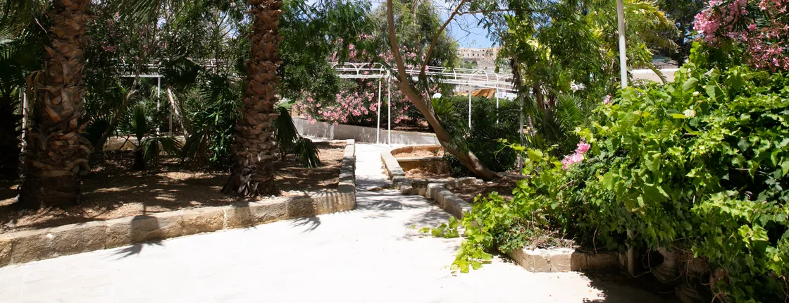 Beach Garden Hotel