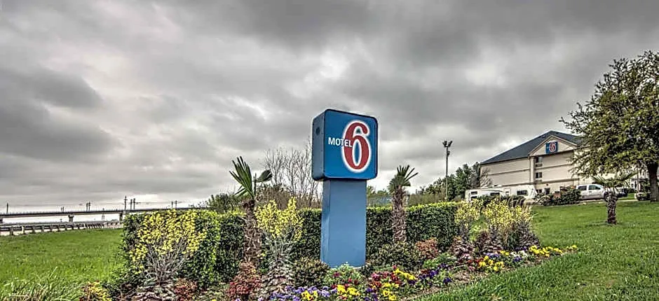 Motel 6-Dallas, TX - Northwest