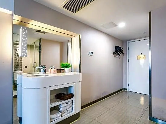 Zsmart Hotel (Beijing West Railway Station North Square)