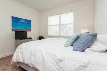 Tidelands 924 2 Br condo by RedAwning