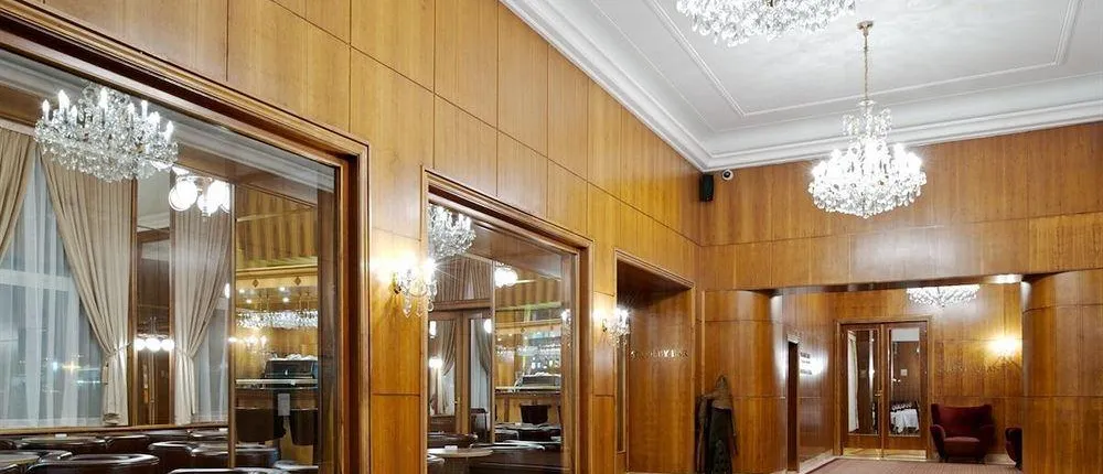 Devin Hotel
