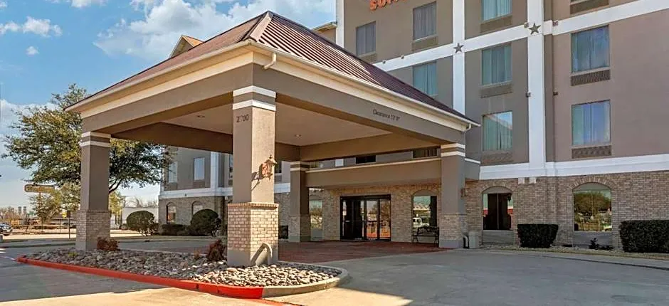 Comfort Suites Near Baylor University