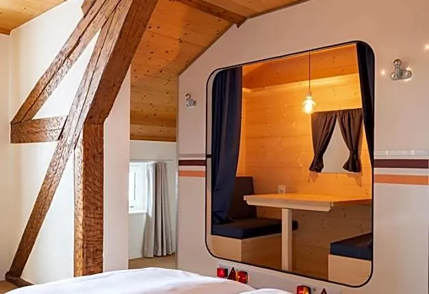 Peanut Mountain Lodge & Le Communal
