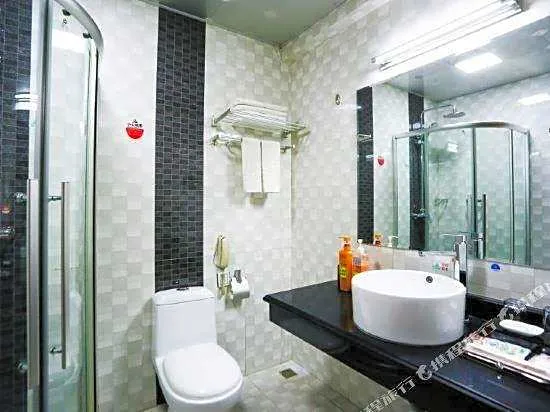 Sunshine Holiday Hotel