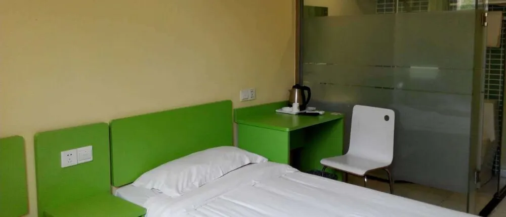 Yimi Hotel Changshou Metro Branch