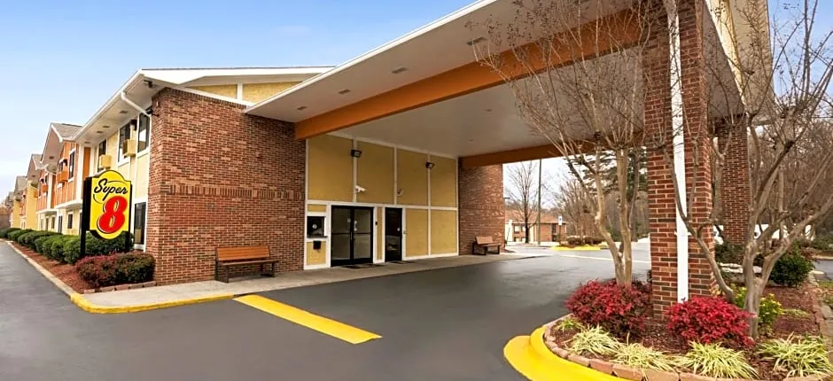 Super 8 by Wyndham Charlotte University