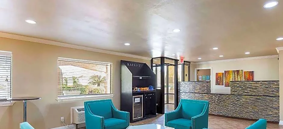 Days Inn by Wyndham Foley