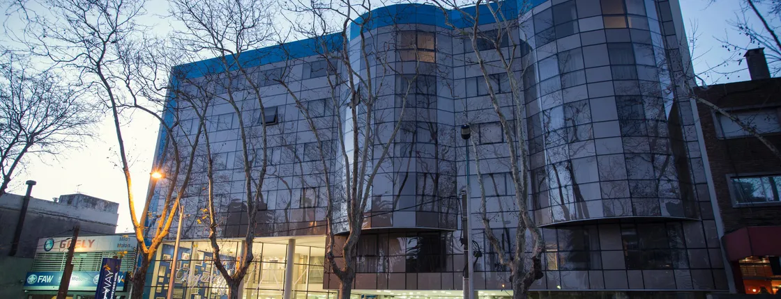 Regency Way Montevideo Hotel