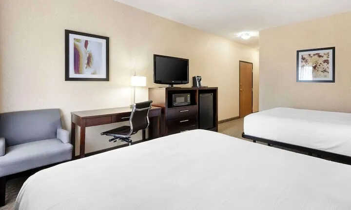 Best Western Plus Howe Inn