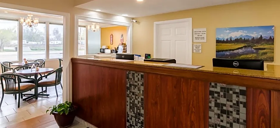 Alamo Inn & Suites