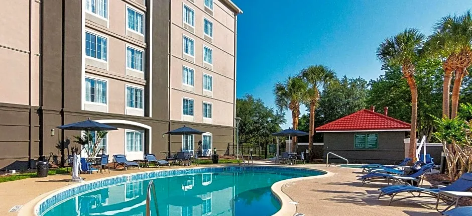 La Quinta Inn & Suites by Wyndham Orlando Ucf