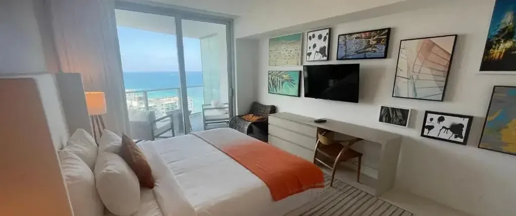 Hyde Beach Condos by Ammos VR