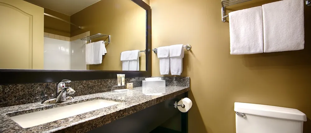 Best Western Plus Baker Street Inn
