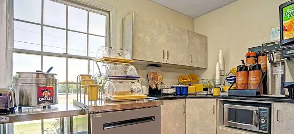 Travelodge by Wyndham Red Wing