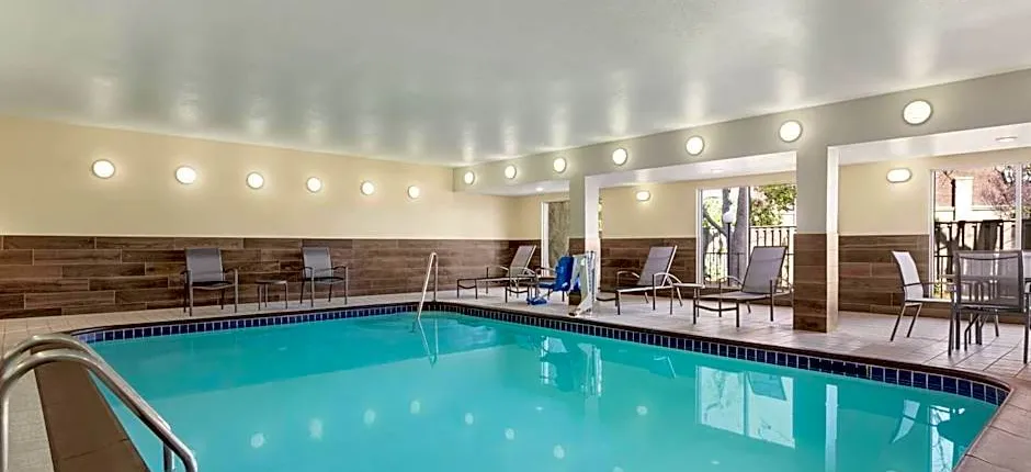 Fairfield Inn by Marriott Tracy