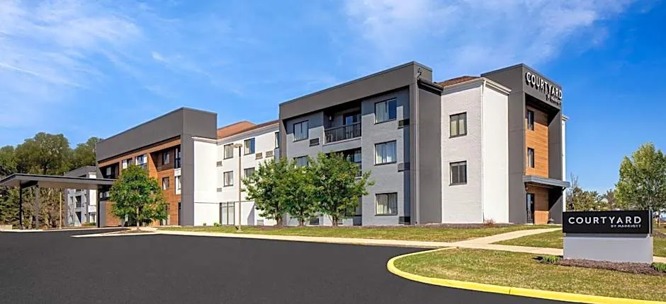 Courtyard by Marriott Detroit Brighton