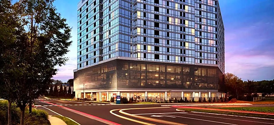 Hampton Inn By Hilton & Suites Teaneck/Glenpointe