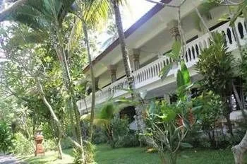 Anom Beach Hotel