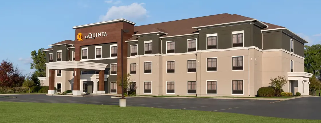 La Quinta Inn & Suites by Wyndham Lackawanna - Buffalo