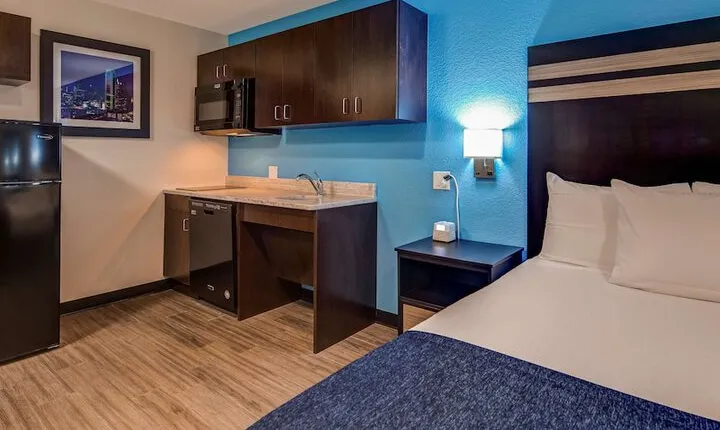 SureStay Plus Hotel by Best Western Humble