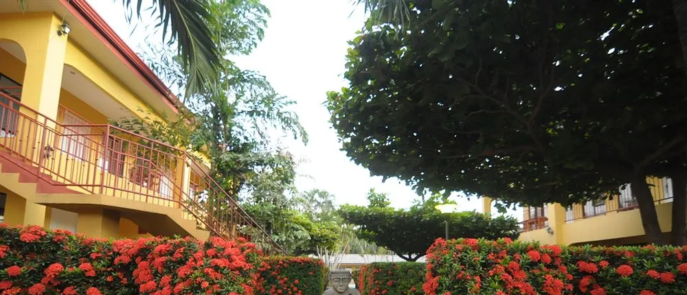 Hotel & Villas Huetares