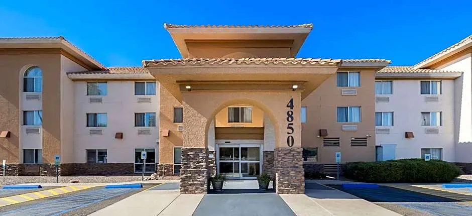 Comfort Inn & Suites near Kino Sports Complex