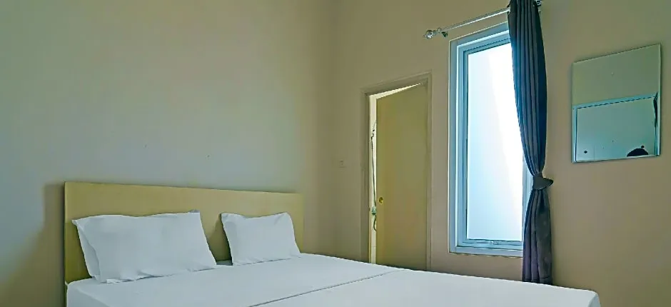OYO Life 92720 Mekarwangi Guest House