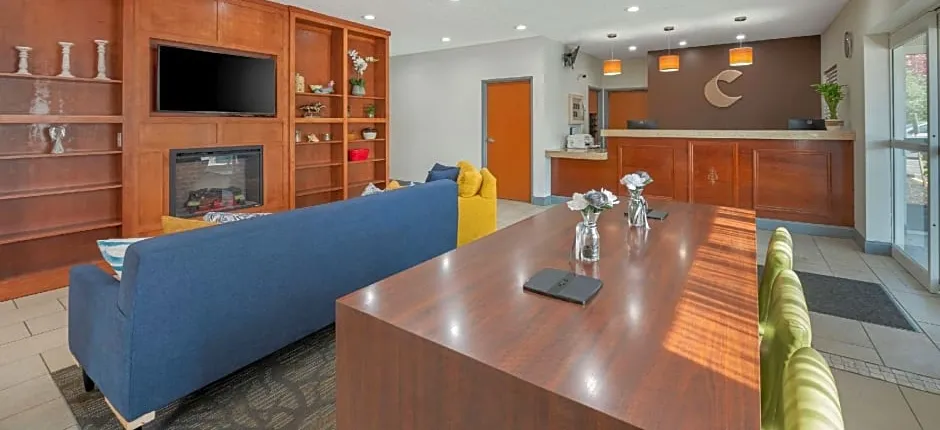 Comfort Inn & Suites