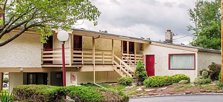 Econo Lodge Summit - Scranton