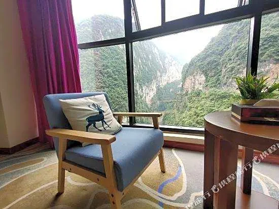 Koi Mountain Cliff Lodge · Cliff Hotel