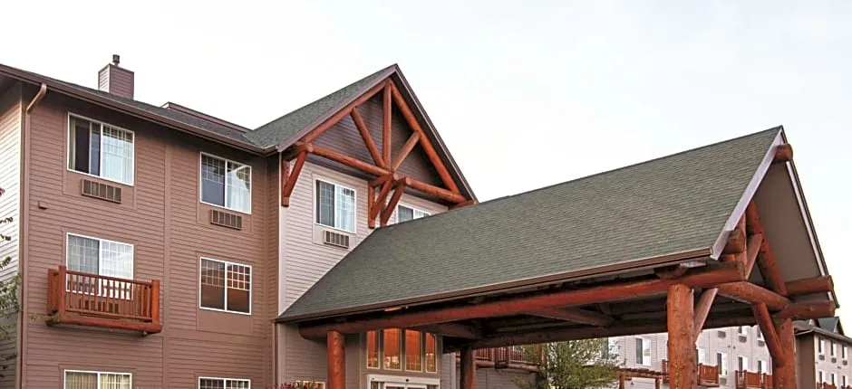 Best Western Plus Riverfront Hotel and Suites