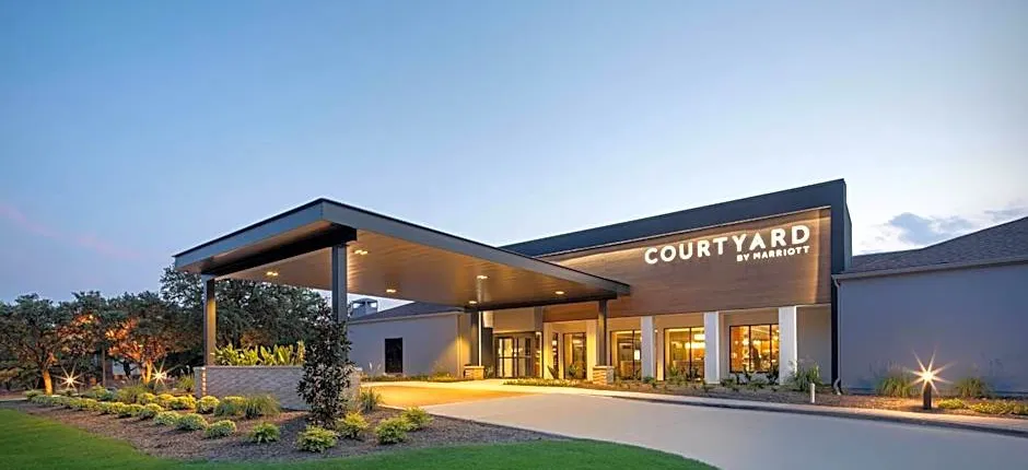 Courtyard by Marriott Dallas Addison/Midway