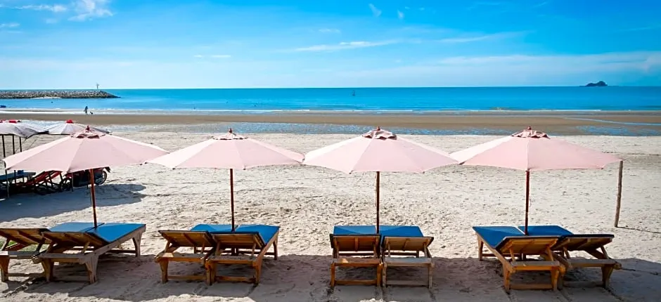 Blue Wave Hotel Hua Hin (SHA Extra Plus)