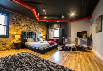 Vibrant 2BR in Old Town by Sonder