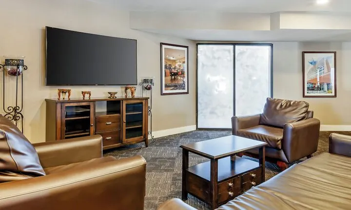 Polynesian Hotel & Suites Wisconsin Dells / Lake Delton