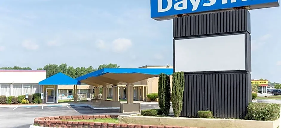 Days Inn by Wyndham Washington
