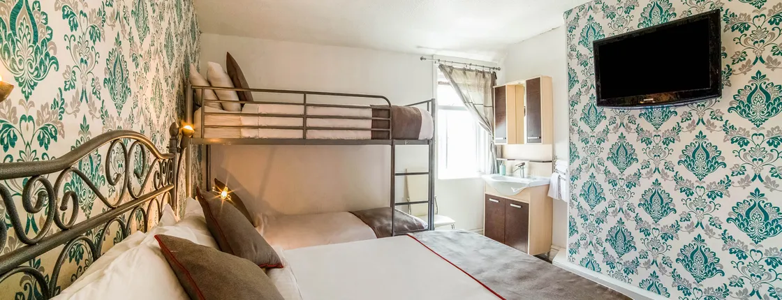 MARTELL'S HOTEL