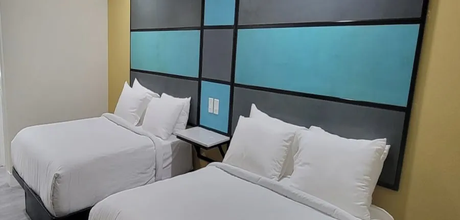 Hotel Avenida Victorville I 15