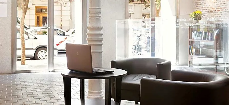 Artrip Hotel