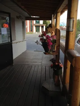 Anchorage Suites Lodge