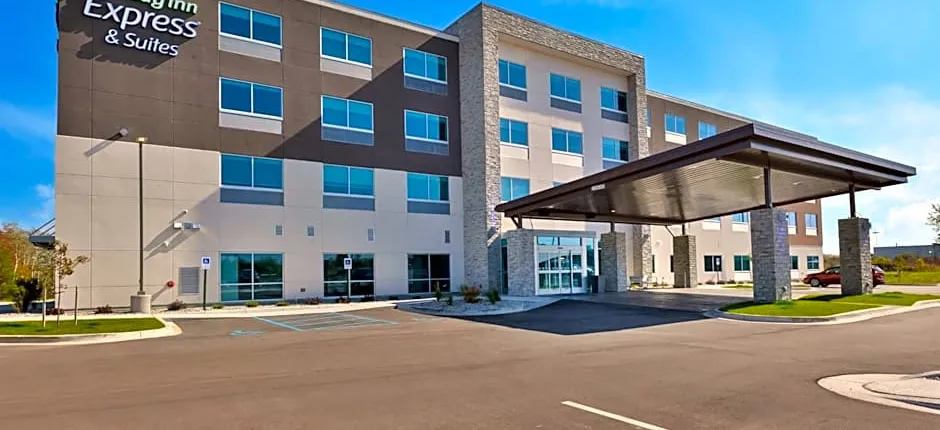 Holiday Inn Express & Suites Cedar Springs Grand Rapids N By IHG