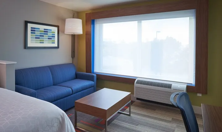 Holiday Inn Express Doral Miami an IHG Hotel