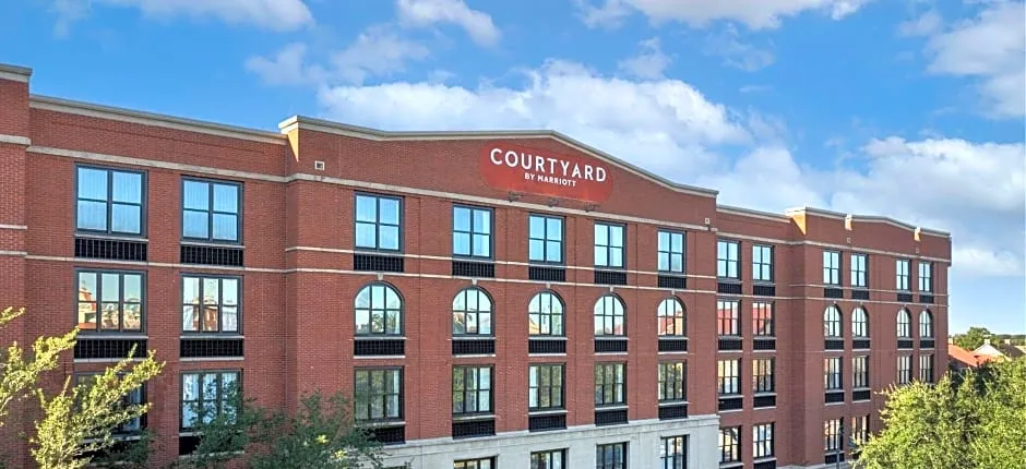 Courtyard by Marriott Savannah Downtown/Historic District