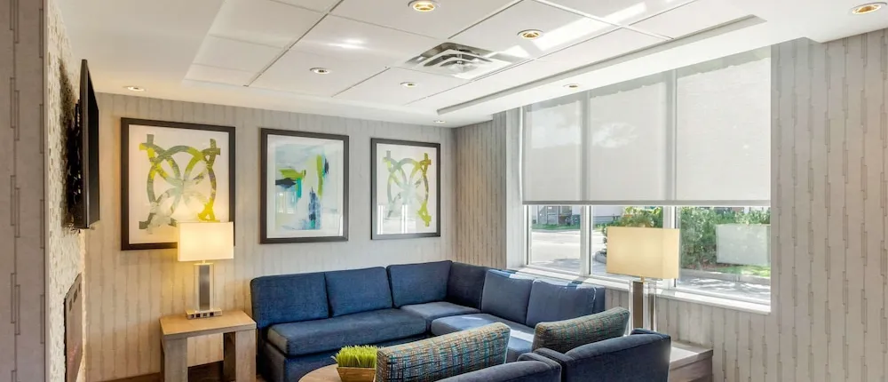 Comfort Suites Downtown