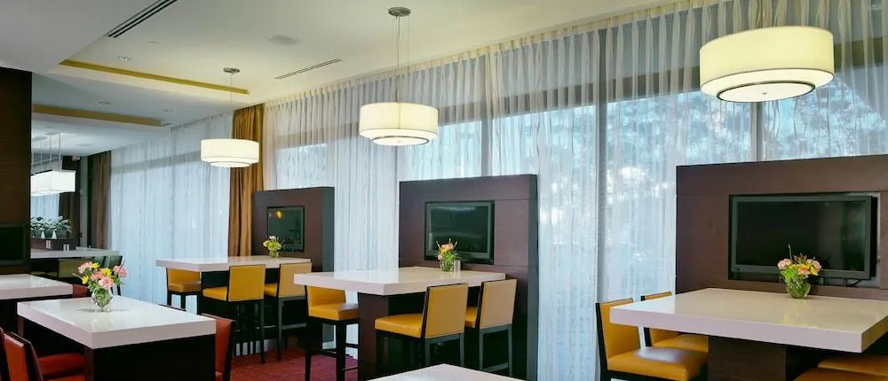 HOLIDAY INN DOWNTOWN LONG BEACH