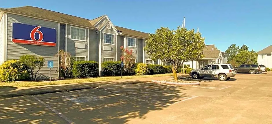 Motel 6 McAlester OK - South