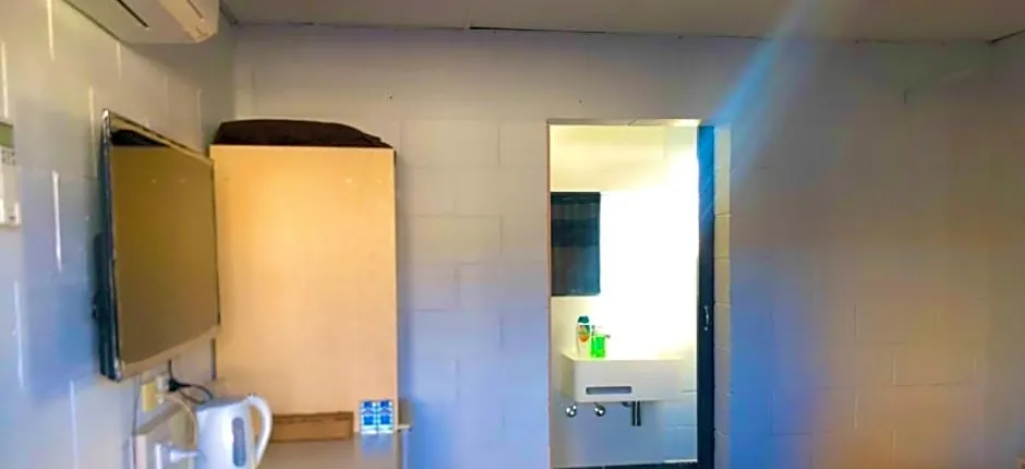 OXFORD HOTEL MOTEL