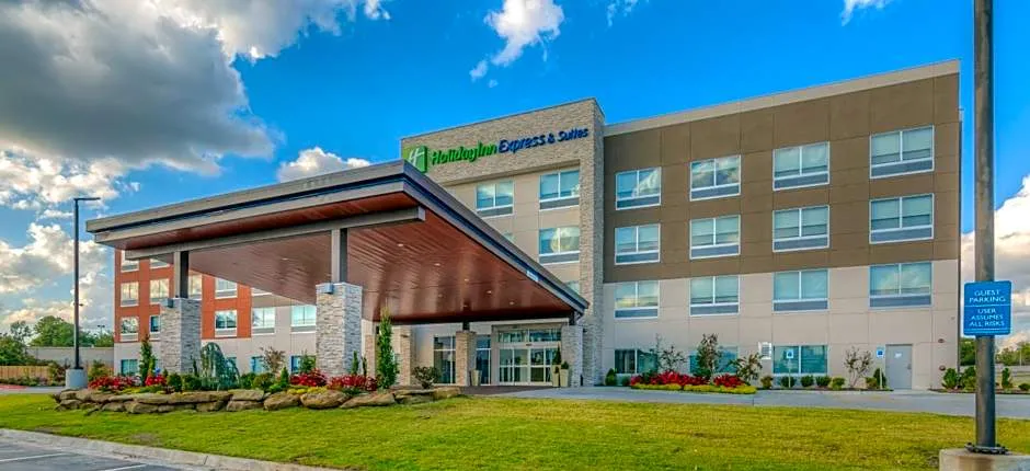Holiday Inn Express & Suites Tulsa Midtown By IHG